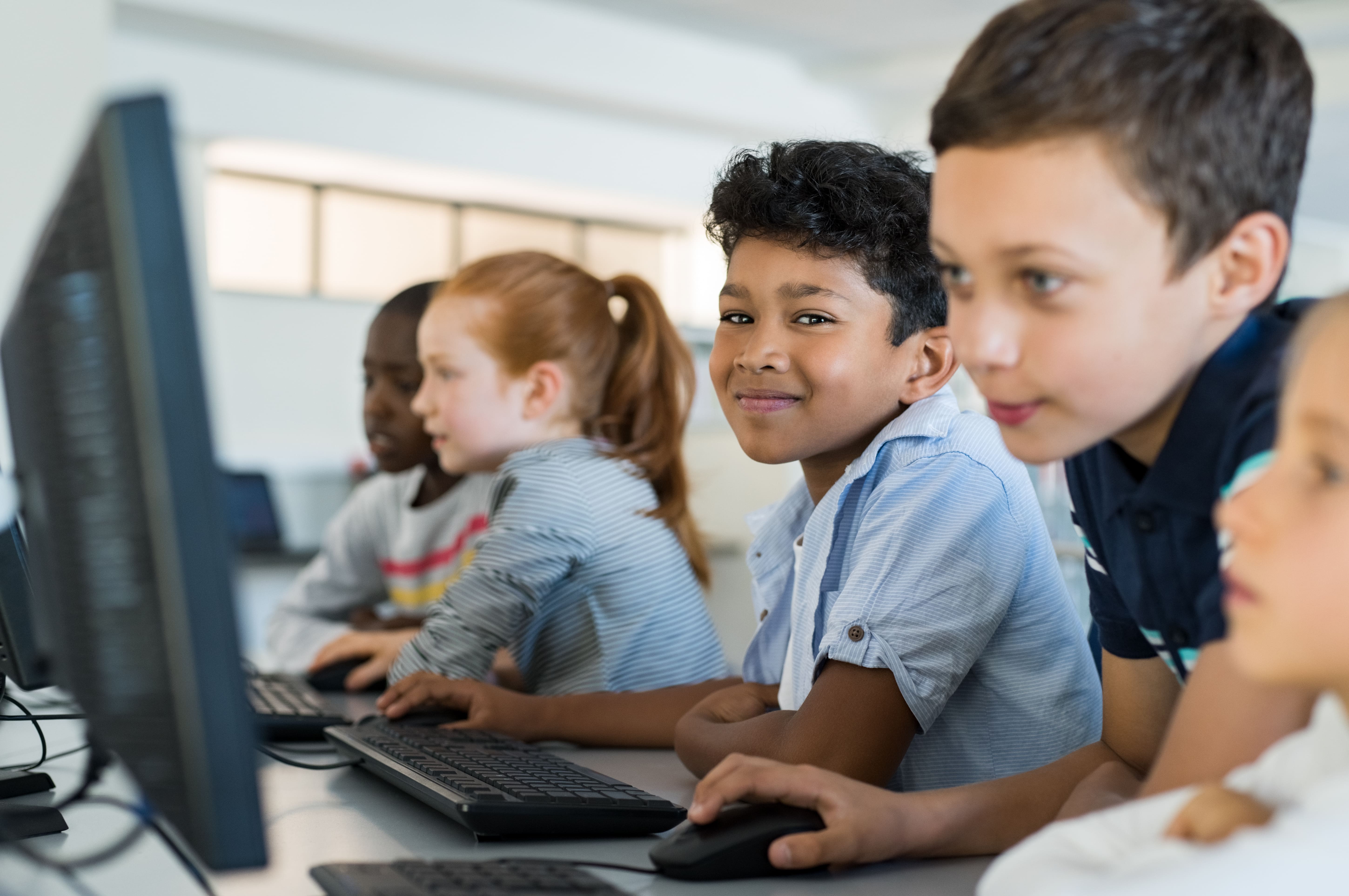 KidsLookingAtDotKidsDomain